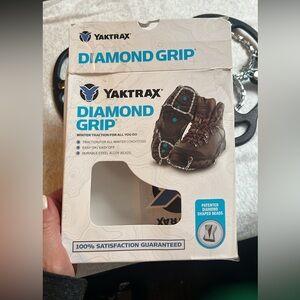 Yaktrax Diamond Grip winter traction medium NIB unisex